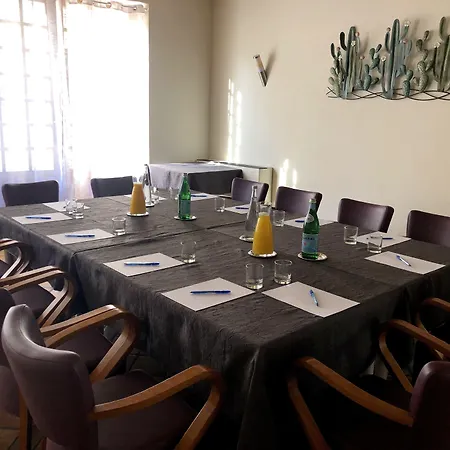 Logis La Maison Bonnet Hotel 2*