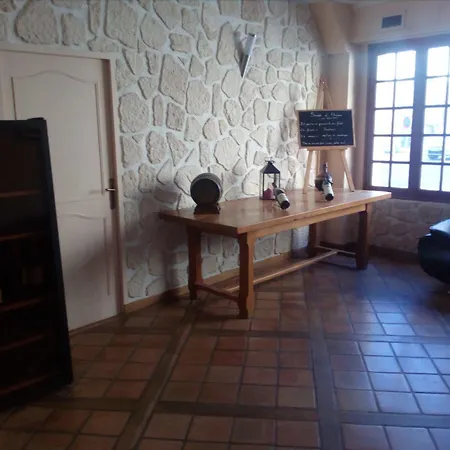 Logis La Maison Bonnet 2*